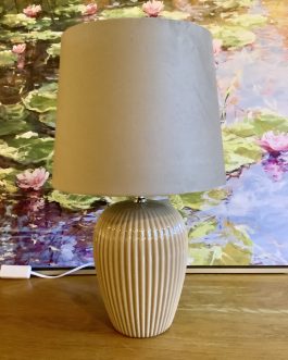 MID BROWN TABLE LAMP AND SHADE